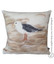 hand-felted-pillow-seagull--brown-unique-details-interior-pagalvele-plunksna-ranku-darbo-vilna-zuvedra-1