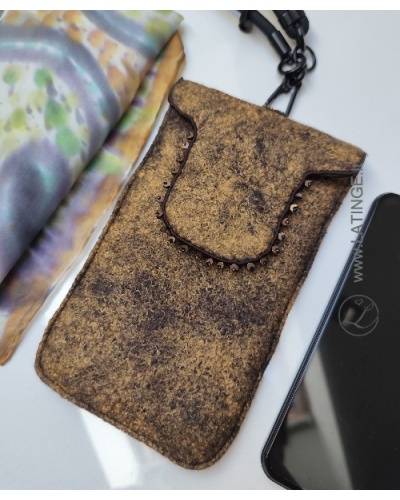 latinge-deklai-telefonui-rankine_cross_body-rudas-karamele-vegan-oda-4