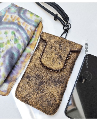 latinge-deklai-telefonui-rankine_cross_body-rudas-karamele-vegan-oda-7