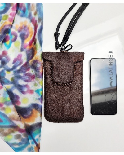 latinge-deklai-telefonui-rankine_cross_body-rudas-sokoladas-vegan-oda-3